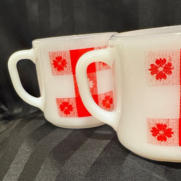 Vintage Federal Milk Glass Mugs in Red and White Gingham with Small Flowers - Picture 15 of 16